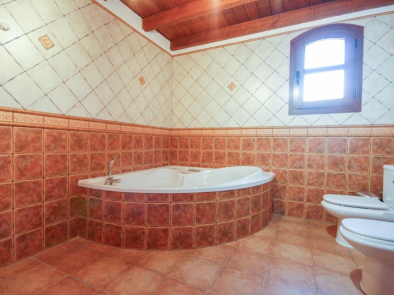 3 camera da letto Villetta Bifamiliare da affittare in Coin con garage - 1.400 € (Rif: 8109951)