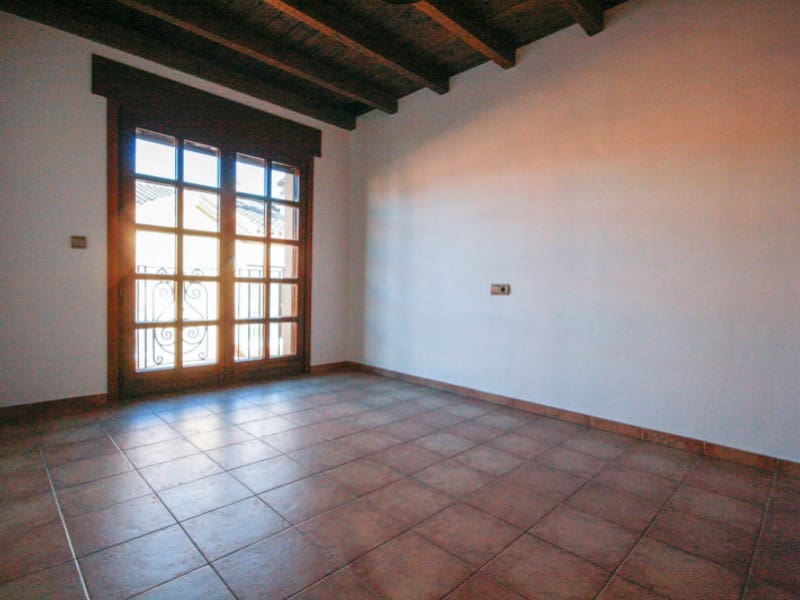 3 camera da letto Villetta Bifamiliare da affittare in Coin con garage - 1.400 € (Rif: 8109951)