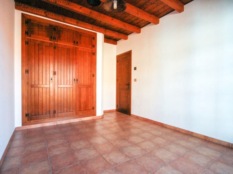3 camera da letto Villetta Bifamiliare da affittare in Coin con garage - 1.400 € (Rif: 8109951)