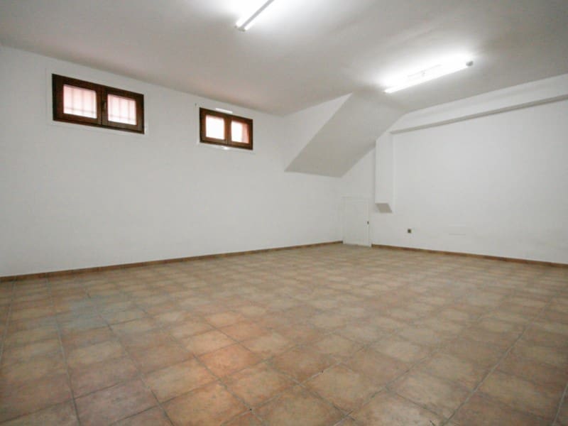 3 camera da letto Villetta Bifamiliare da affittare in Coin con garage - 1.400 € (Rif: 8109951)