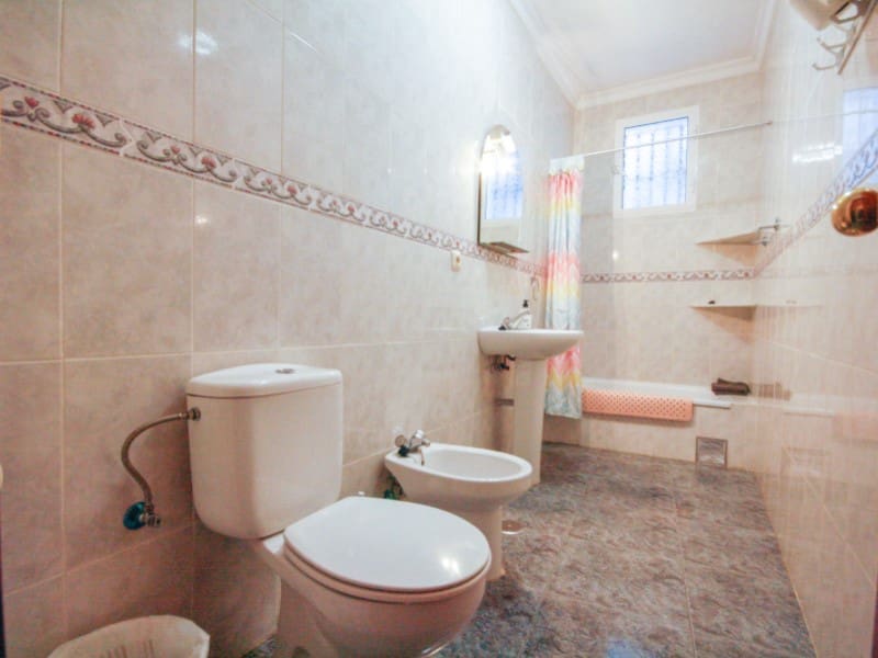 Byhus til salg i Tolox - € 390.000 (Ref: 8254438)