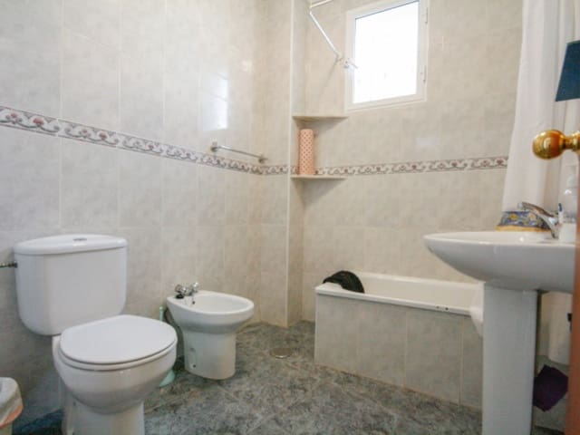 Omakotitalo myytävänä paikassa Tolox - 390 000 € (Ref: 8254438)