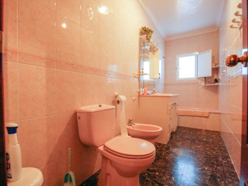 Byhus til salg i Tolox - € 390.000 (Ref: 8254438)