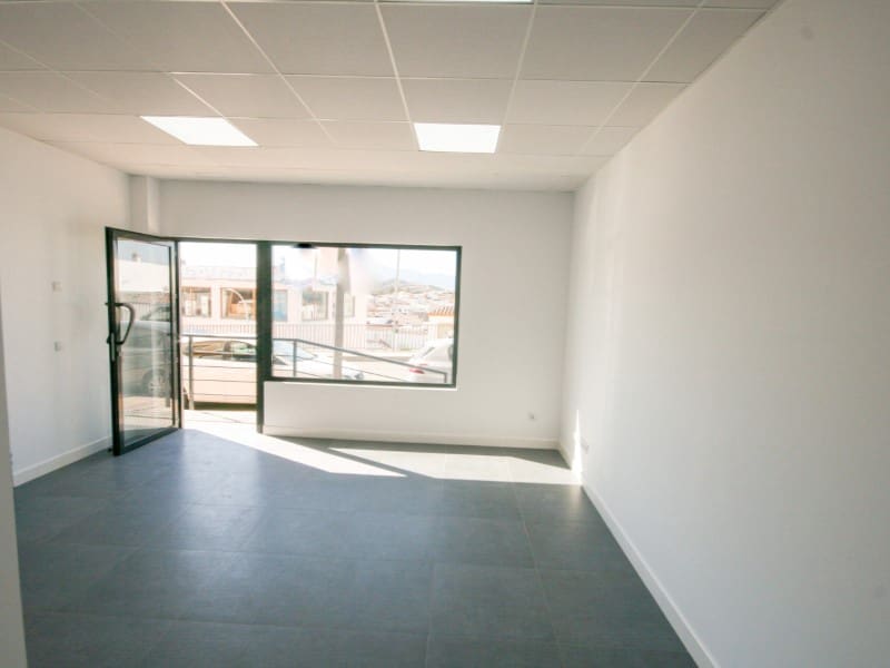 Kommersiell att hyra i Coin - 450 € (Ref: 8395406)