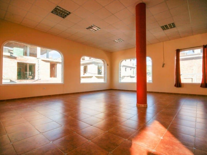 Erhverv til salg i Guaro - € 350.000 (Ref: 8753999)