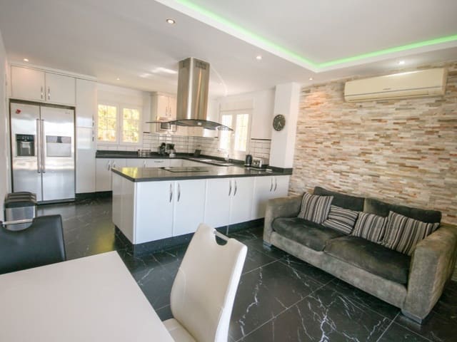 4 slaapkamer Villa te koop in Coín met garage - € 650.000 (Ref: 9149164)