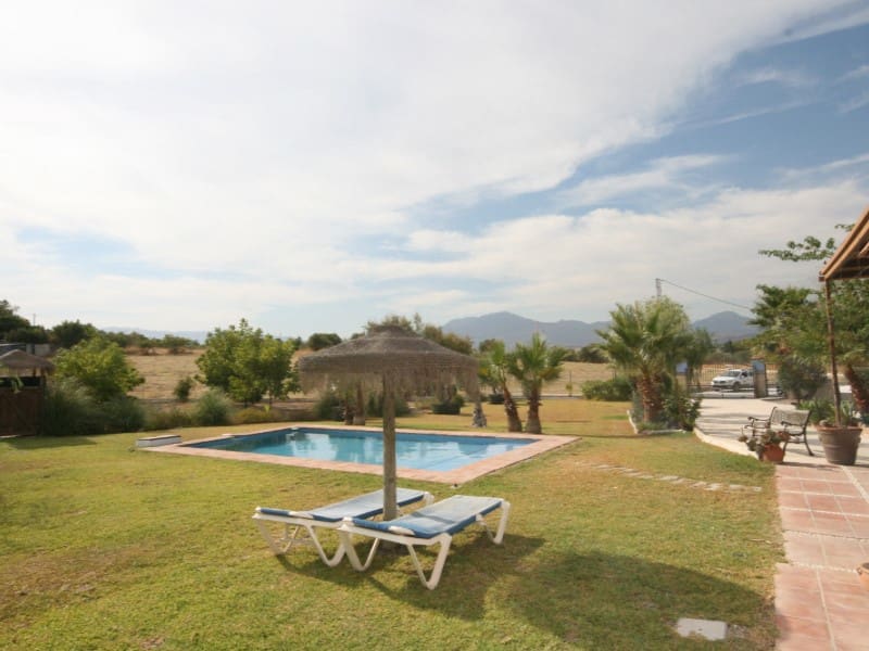 Finca/Casa Rural de 3 habitaciones en Coín en venta - 375.000 € (Ref: 9468439)