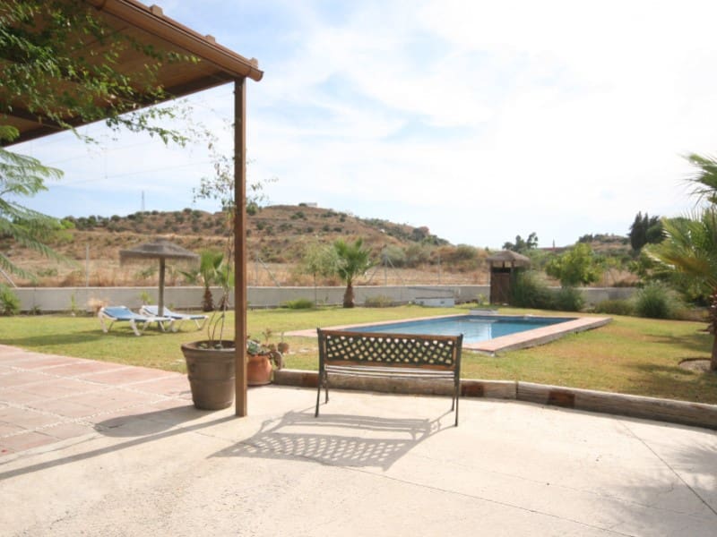 Finca/Casa Rural de 3 habitaciones en Coín en venta - 375.000 € (Ref: 9468439)