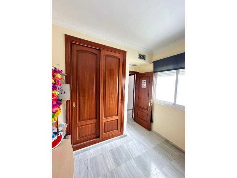 3 bedroom Flat for sale in Alhaurin Golf with garage - € 299,500 (Ref: 9651873)