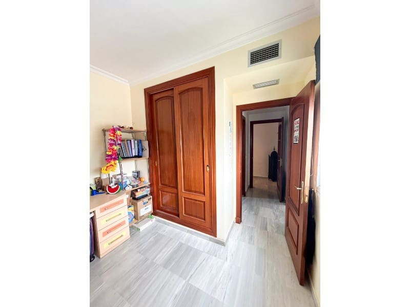 3 bedroom Flat for sale in Alhaurin Golf with garage - € 299,500 (Ref: 9651873)