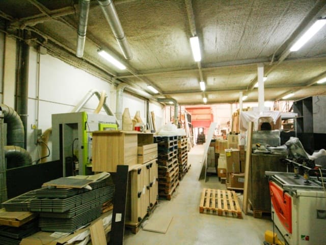 Local Comercial en Alhaurín el Grande en venta - 390.000 € (Ref: 9666196)