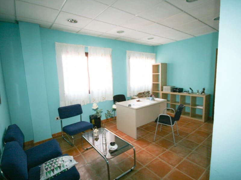 Kontor til salgs i Coin - € 110 000 (Ref: 9679669)