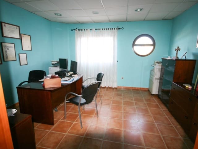 Kontor til salgs i Coín - € 110 000 (Ref: 9679669)