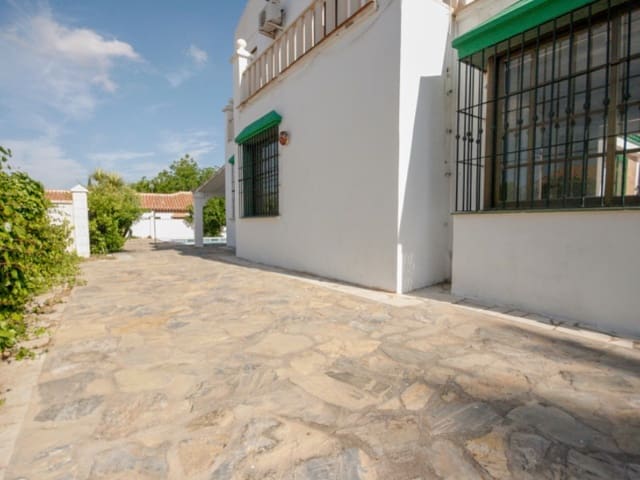 Chalet de 4 habitaciones en Coín en venta - 463.500 € (Ref: 9859701)