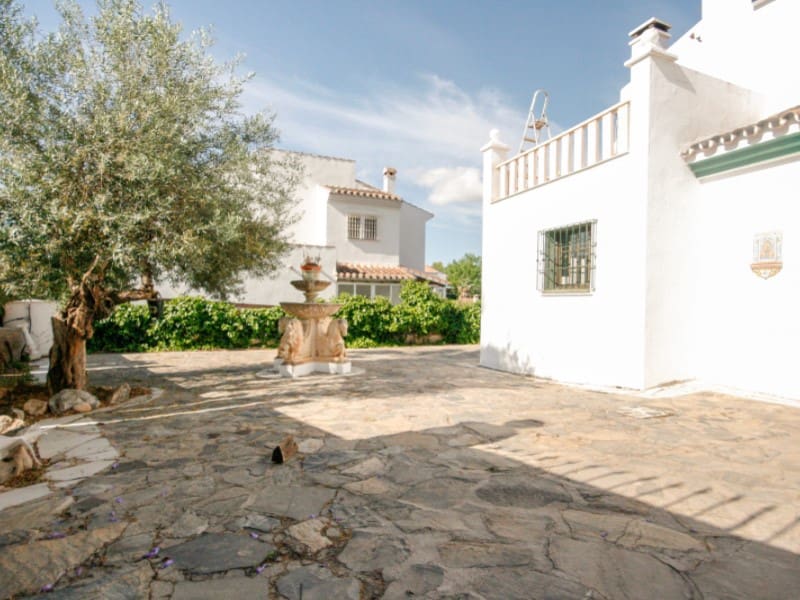 4 bedroom Villa for sale in Coin - € 463,500 (Ref: 9859701)