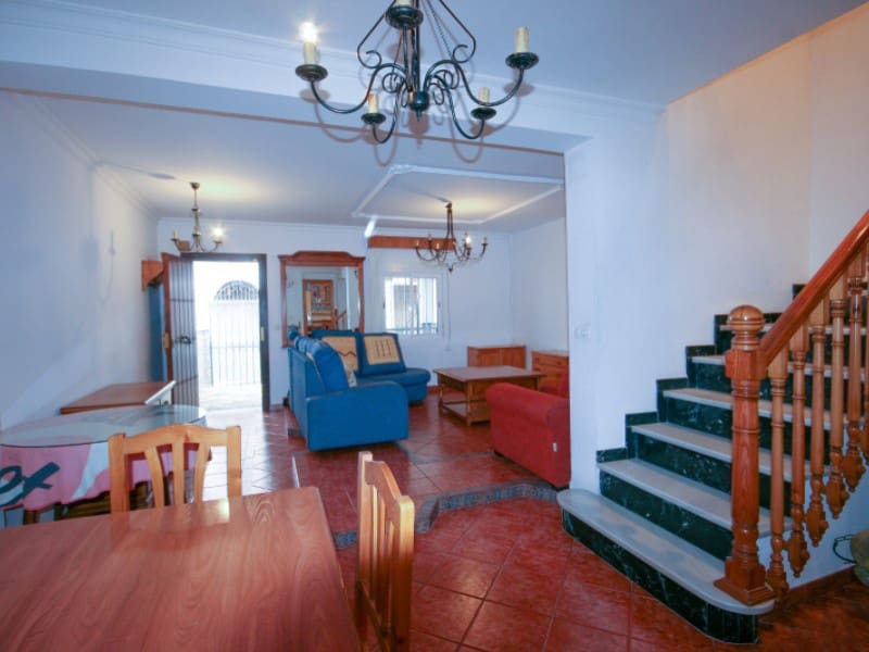 3 bedroom Townhouse for rent in Coin with garage - € 850 (Ref: 9864989)