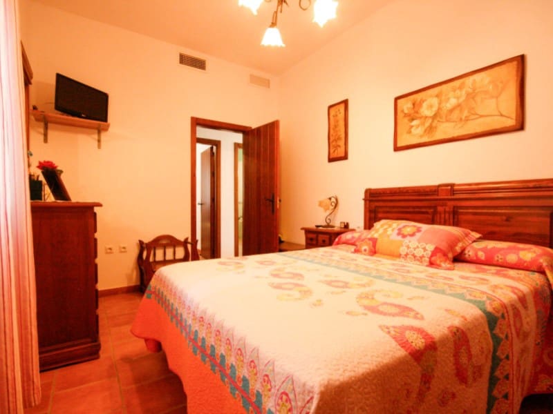 3 bedroom Finca/Country House for rent in Coin with pool garage - € 1,800 (Ref: 9889999)