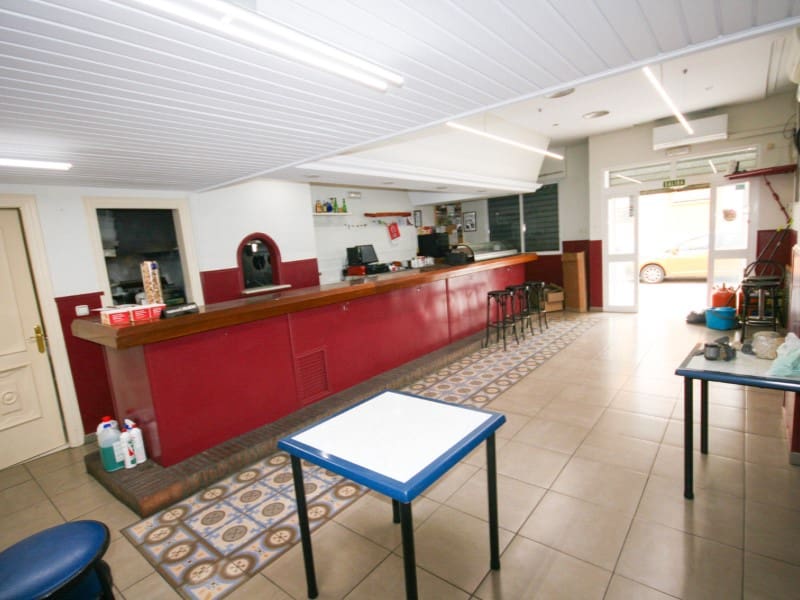 Kommersiell til salgs i Coin - € 149 000 (Ref: 9912757)