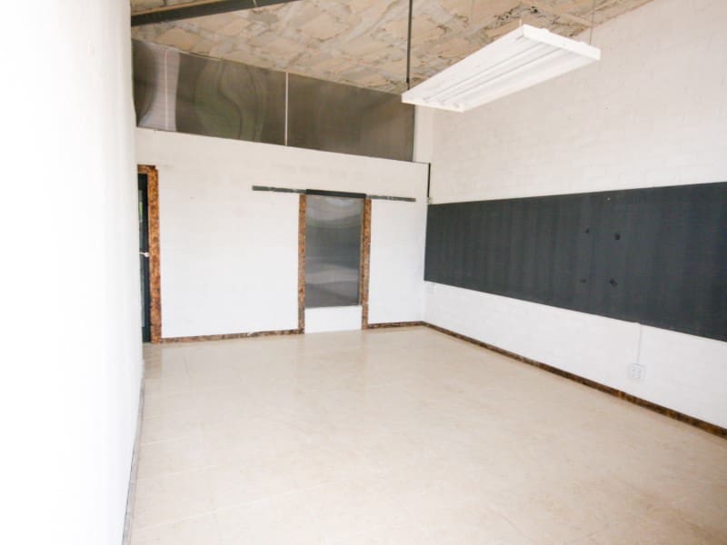 Commercial for sale in Coin - € 126,000 (Ref: 9927025)