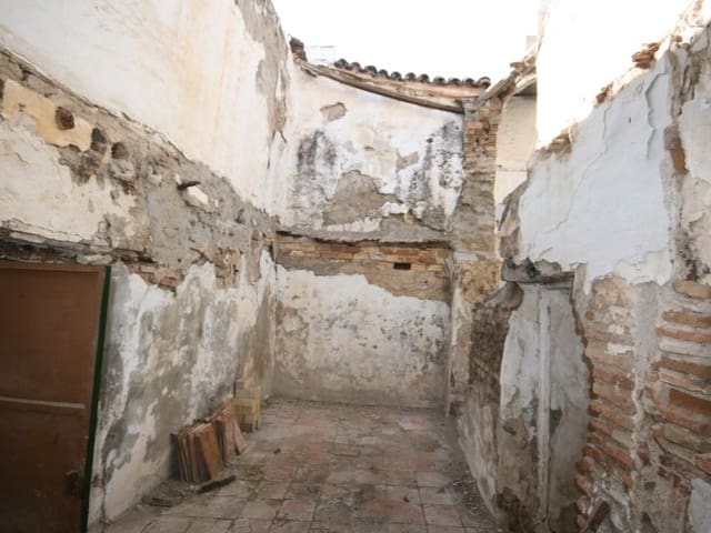 Ruine à vendre à Coín - 35 000 € (Ref: 9962316)