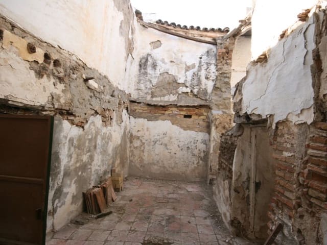 Ruine à vendre à Coín - 35 000 € (Ref: 9962316)