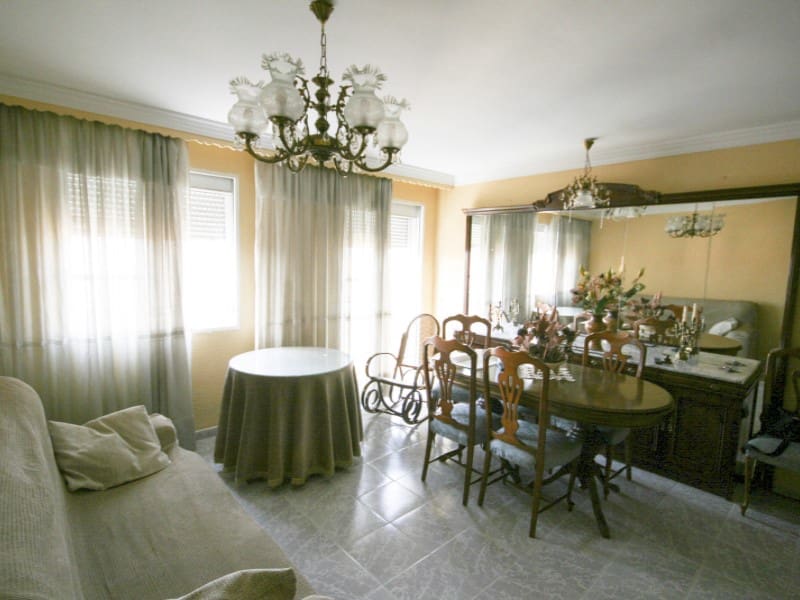 3 bedroom Flat for sale in Coin with garage - € 215,000 (Ref: 9964948)