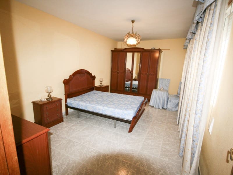 3 bedroom Flat for sale in Coin with garage - € 215,000 (Ref: 9964948)