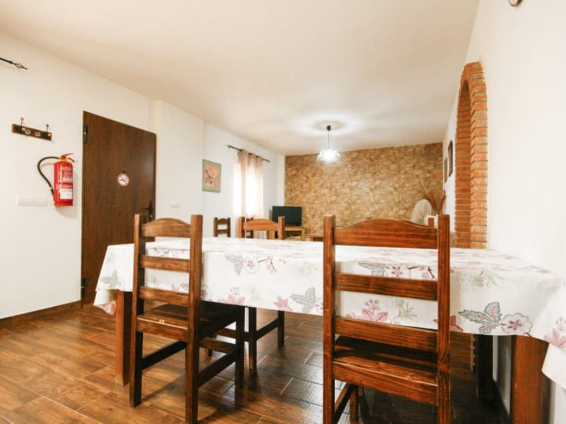2 soverom Finca/Herregård til leie i Tolox med svømmebasseng garasje - € 1 000 (Ref: 9978477)