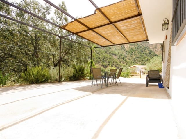2 soverom Finca/Herregård til leie i Tolox med svømmebasseng garasje - € 1 000 (Ref: 9978477)