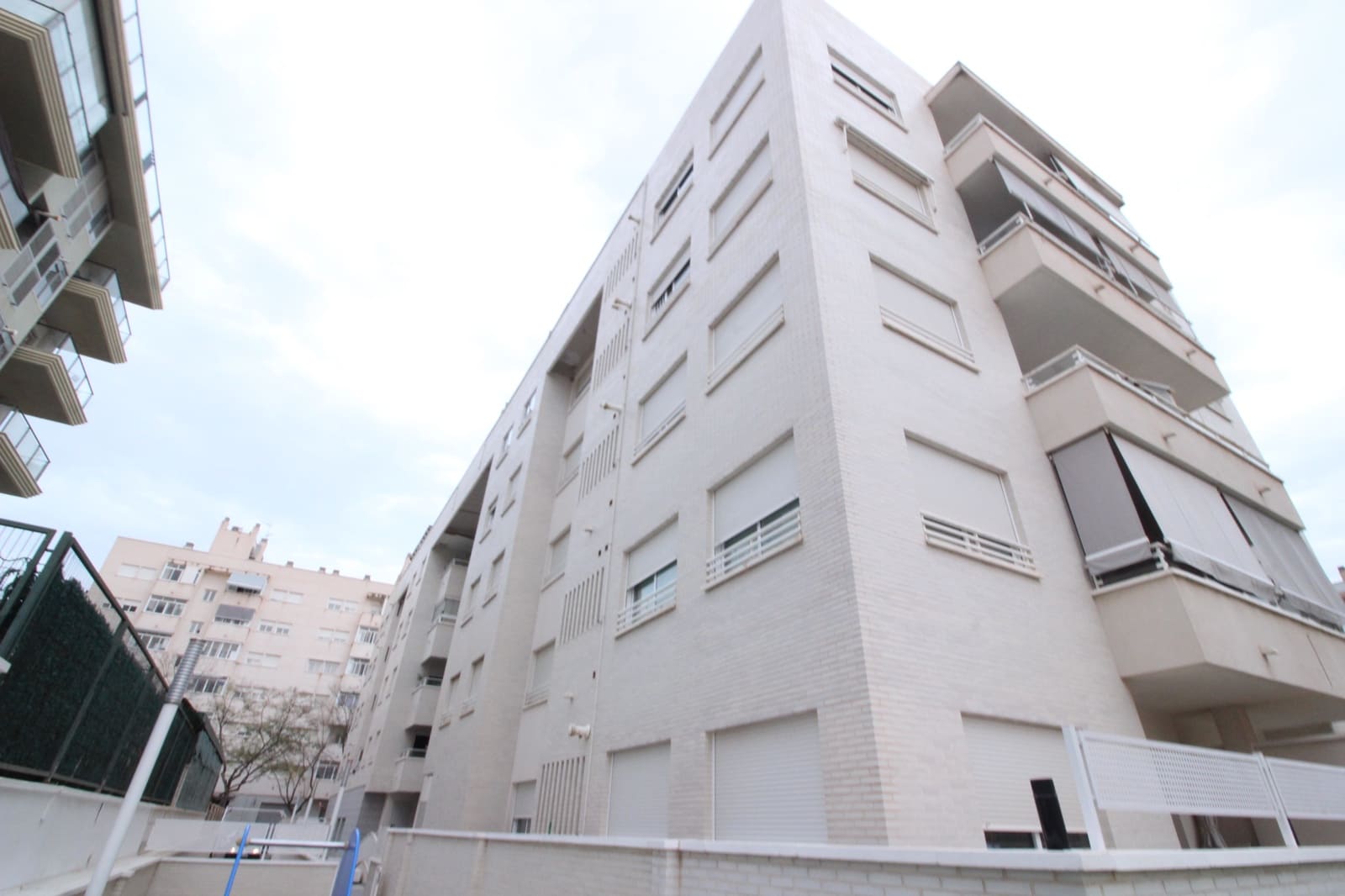 3 sypialnia Apartament na sprzedaż w Elche / Elx z basenem garażem - 250 000 € (Ref: 8992797)