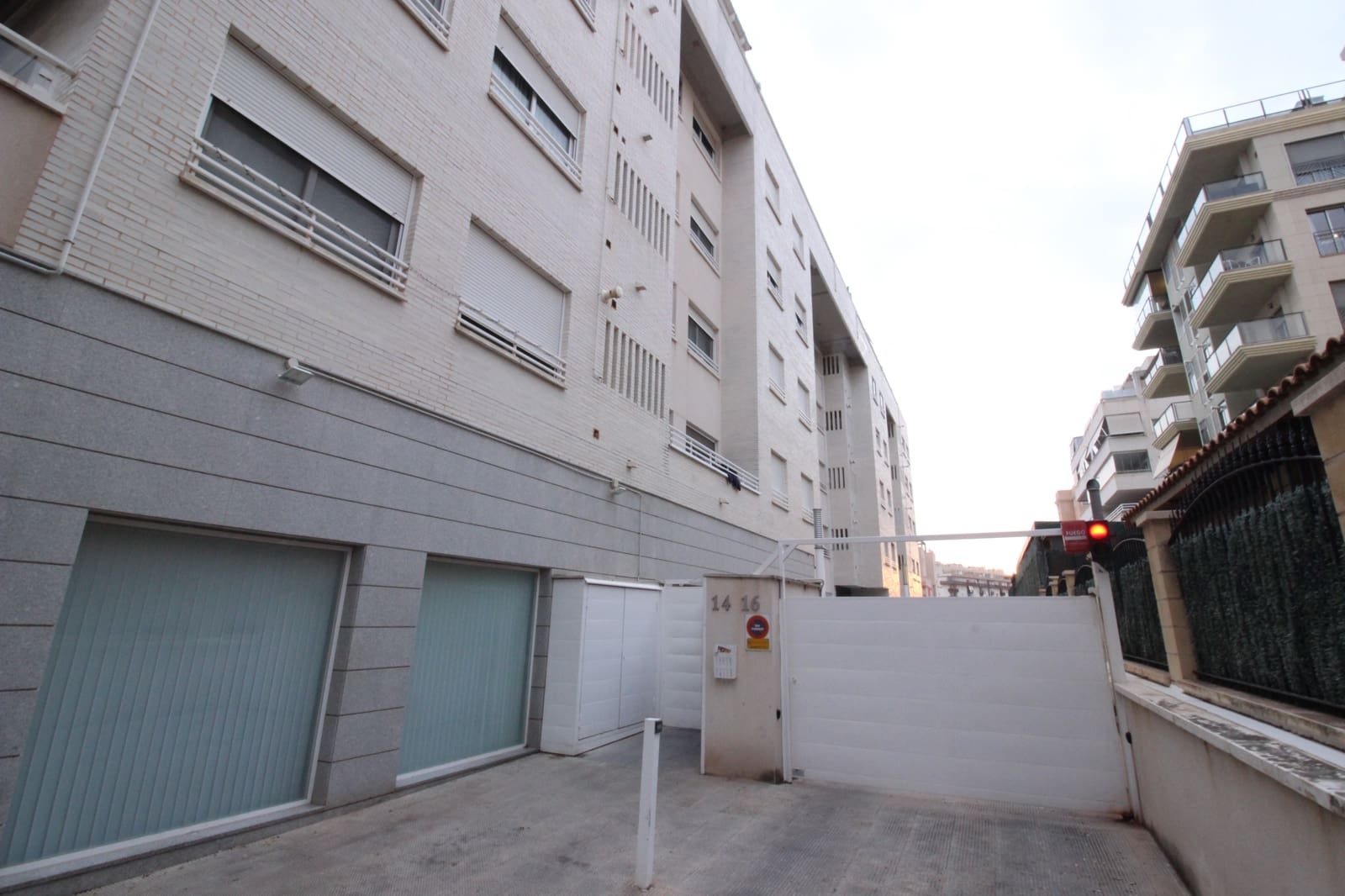 3 sypialnia Apartament na sprzedaż w Elche / Elx z basenem garażem - 250 000 € (Ref: 8992797)