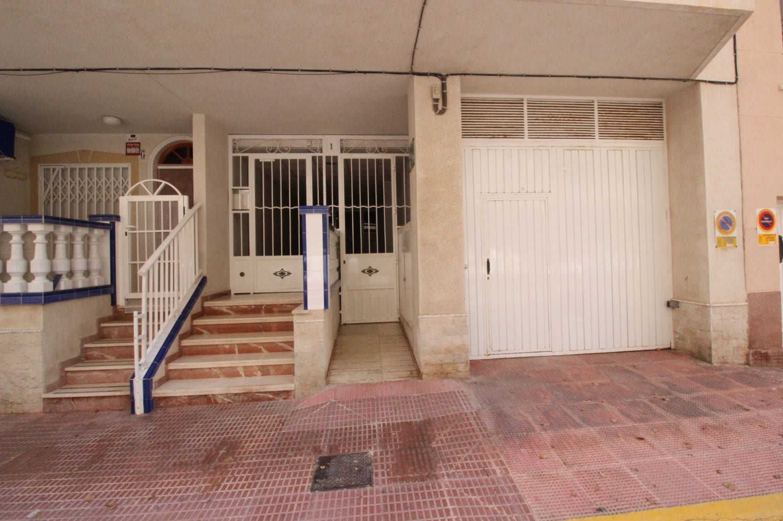 3 chambre Appartement à vendre à Guardamar del Segura avec garage - 210 000 € (Ref: 9715475)