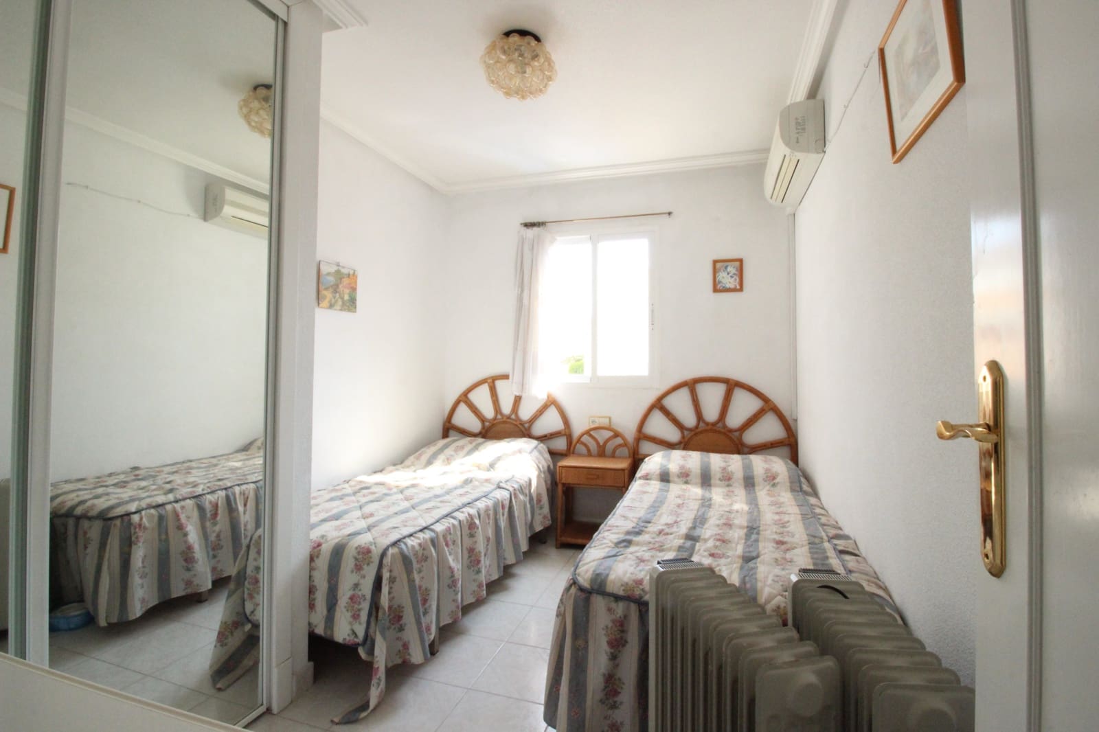 2 soveværelse Bungalow til salg i Guardamar del Segura med swimmingpool - € 265.000 (Ref: 9847699)