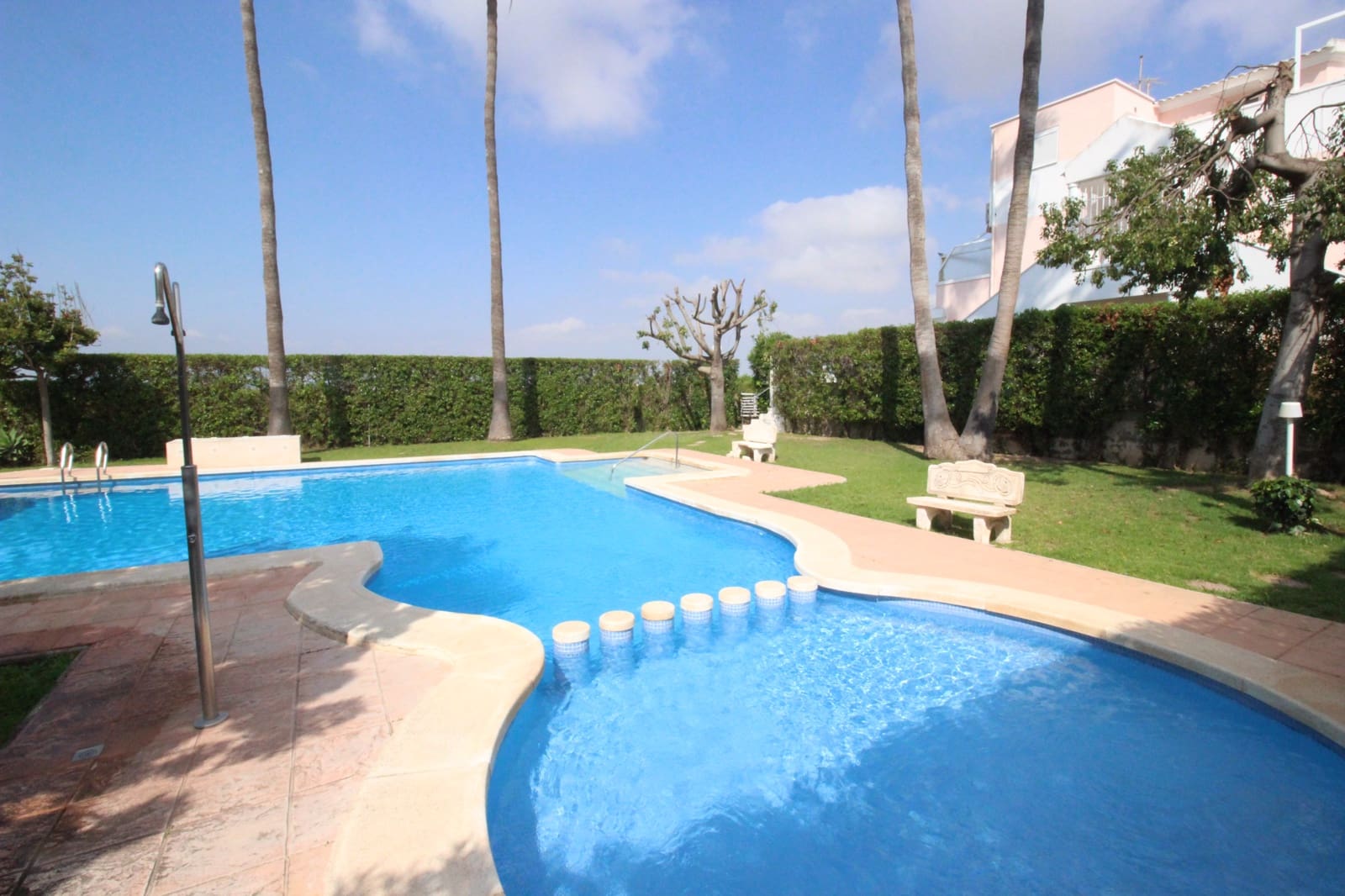 2 soveværelse Bungalow til salg i Guardamar del Segura med swimmingpool - € 265.000 (Ref: 9847699)