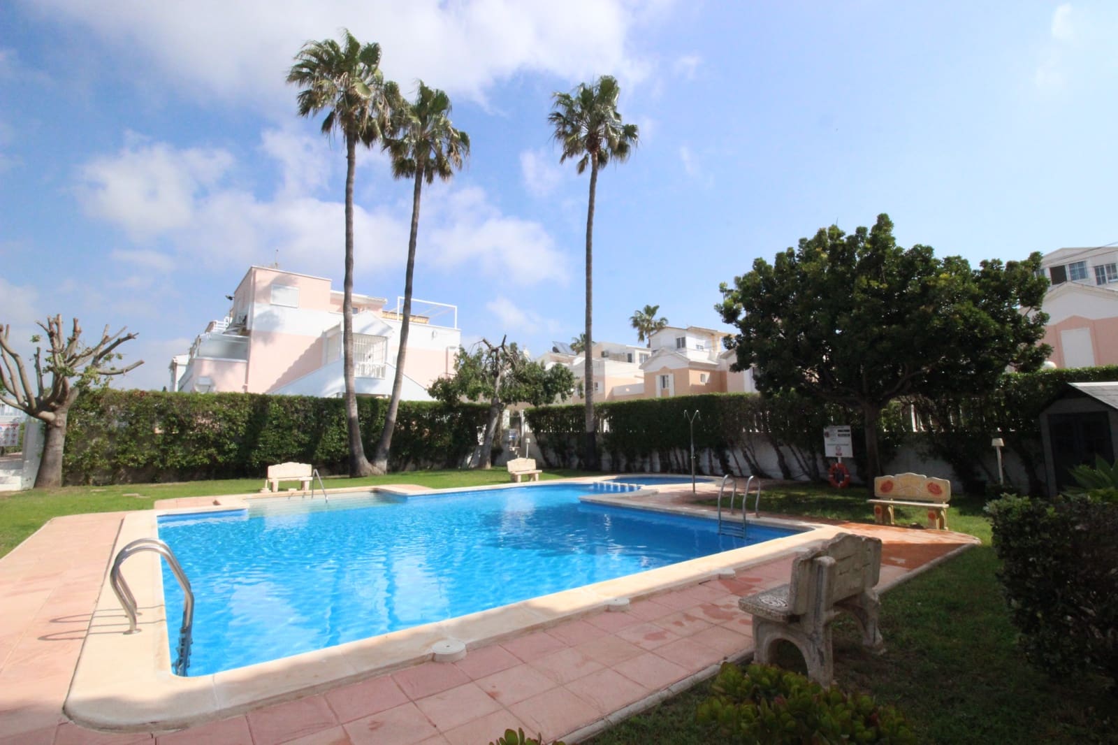 2 soveværelse Bungalow til salg i Guardamar del Segura med swimmingpool - € 265.000 (Ref: 9847699)