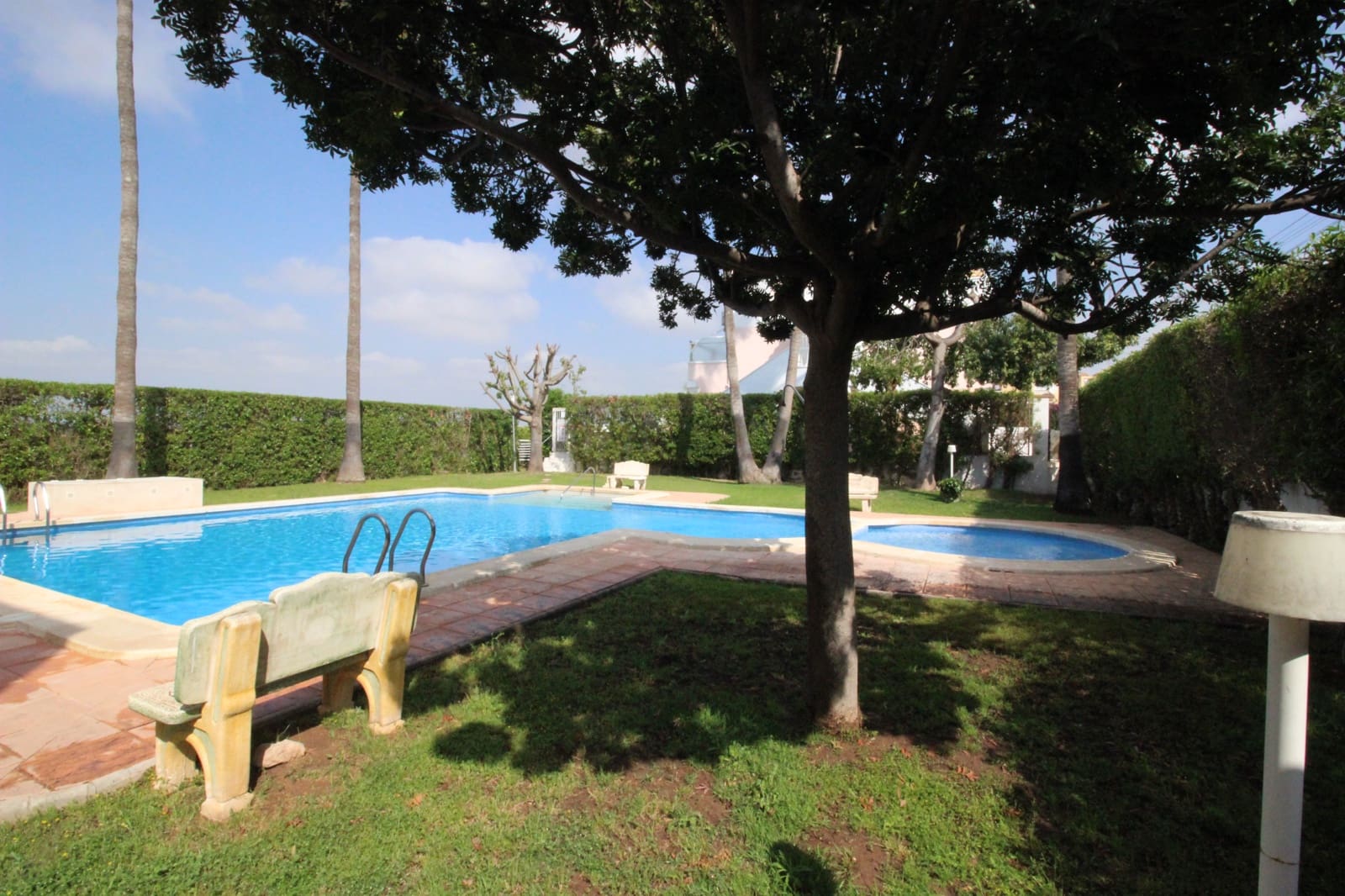 2 soveværelse Bungalow til salg i Guardamar del Segura med swimmingpool - € 265.000 (Ref: 9847699)