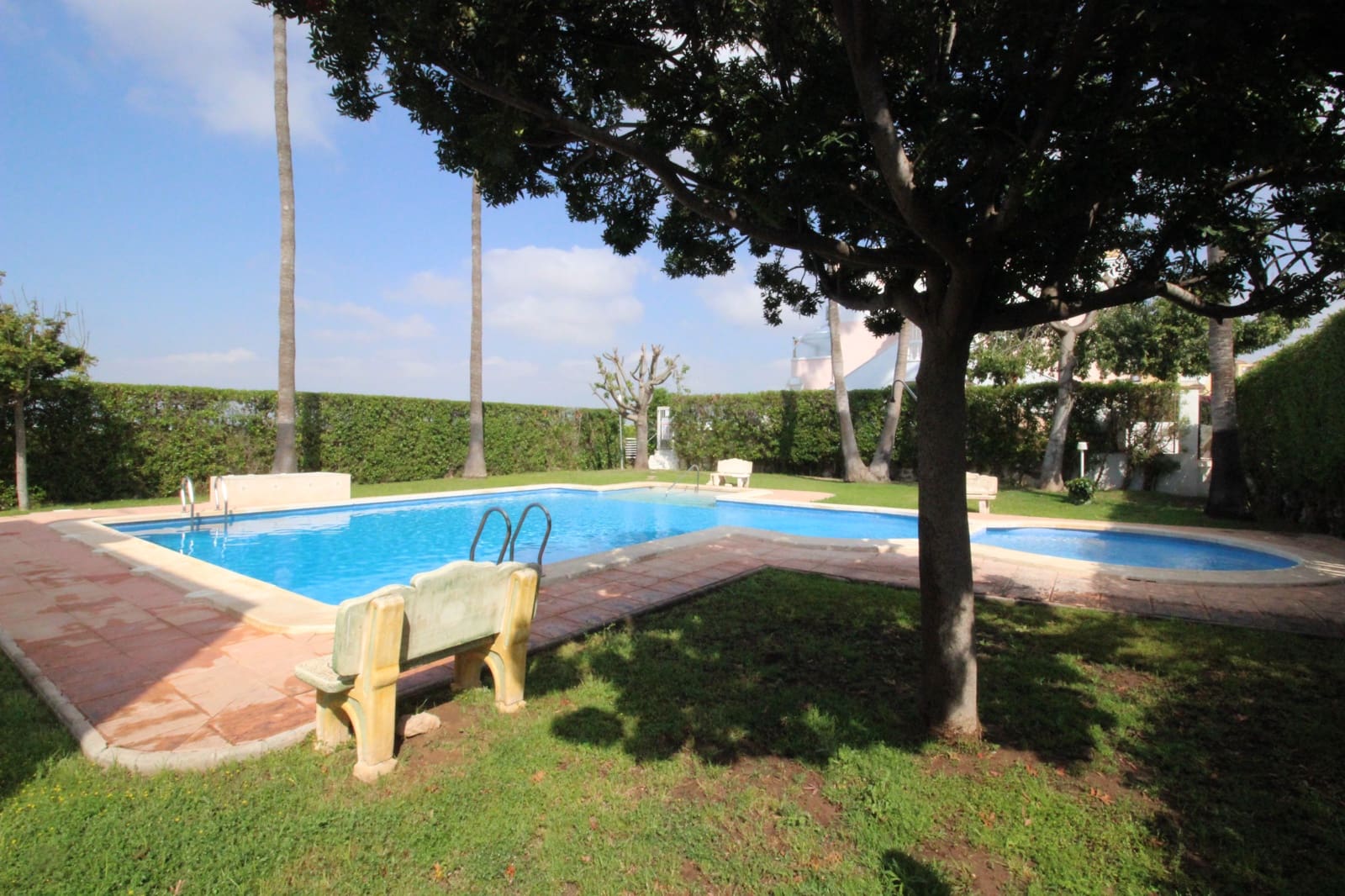 2 soveværelse Bungalow til salg i Guardamar del Segura med swimmingpool - € 265.000 (Ref: 9847699)