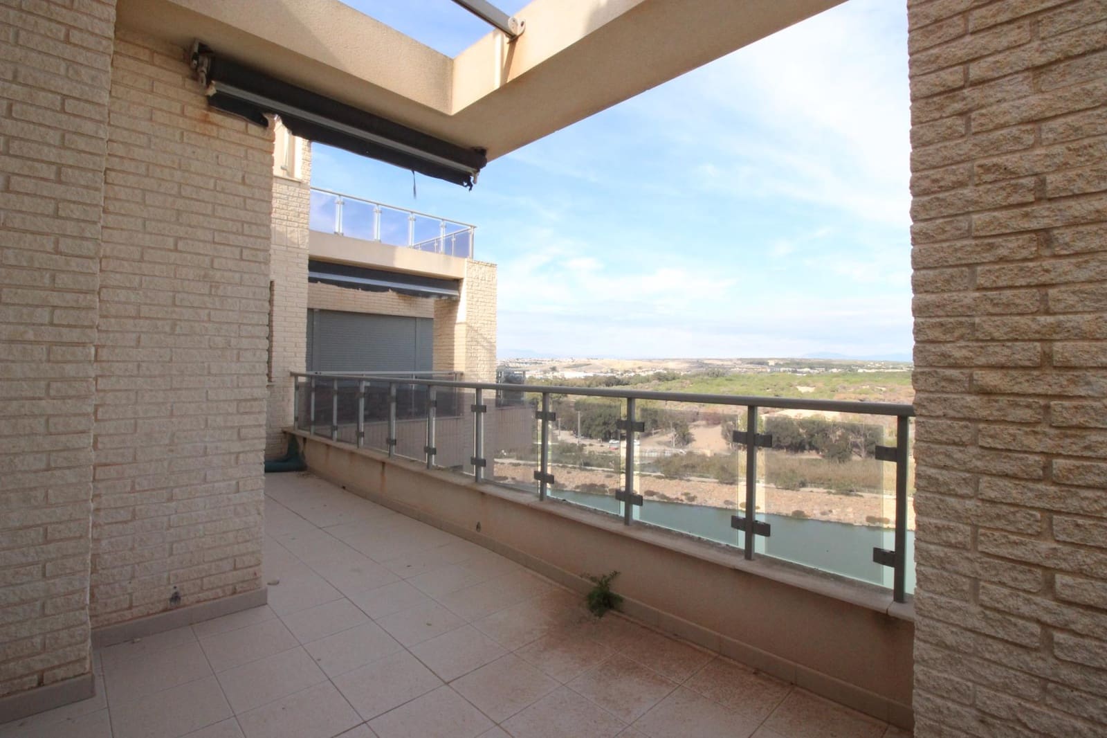 2 bedroom Apartment for sale in Guardamar del Segura with pool garage - € 270,000 (Ref: 9863462)