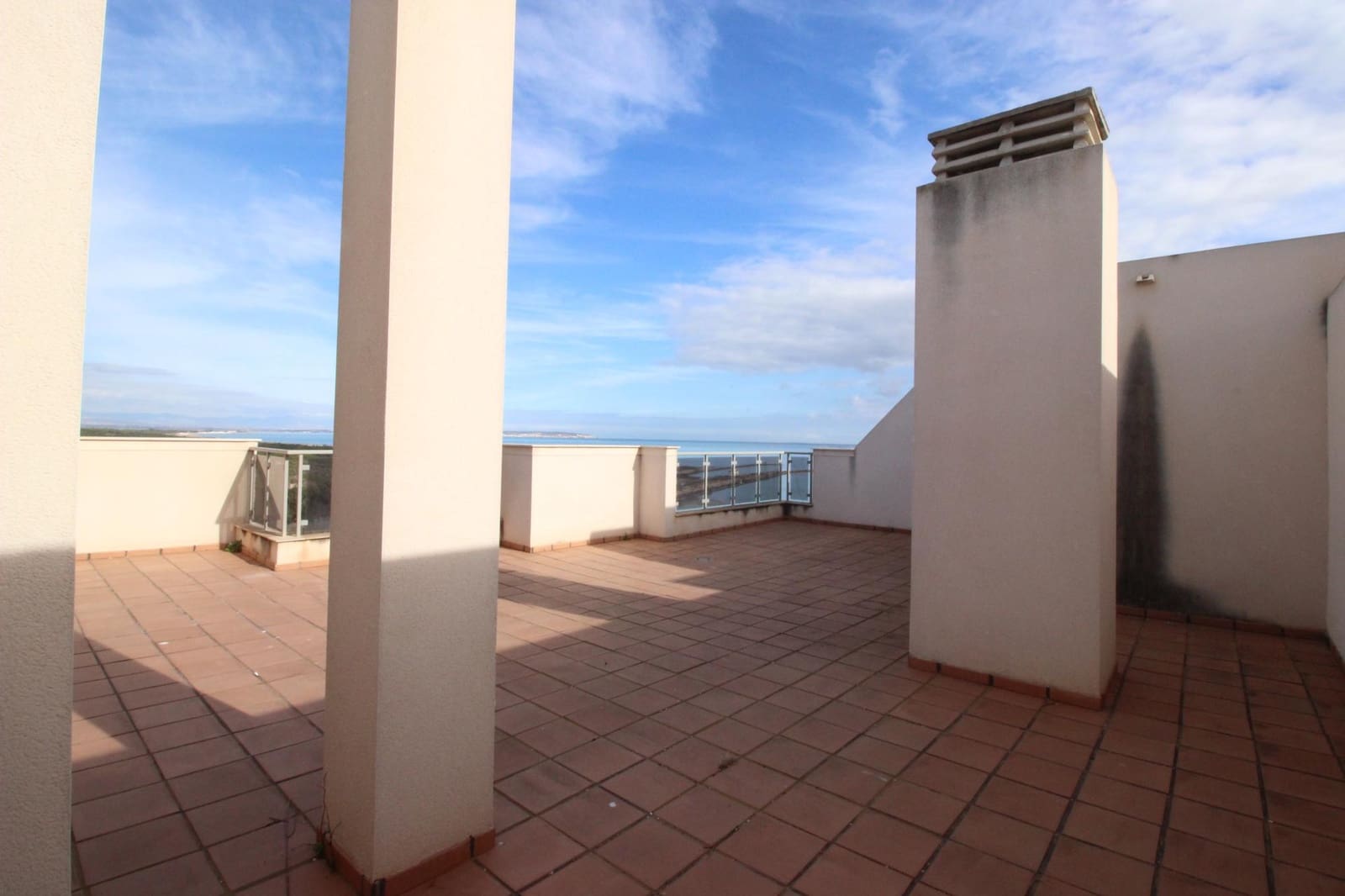 2 bedroom Apartment for sale in Guardamar del Segura with pool garage - € 270,000 (Ref: 9863462)