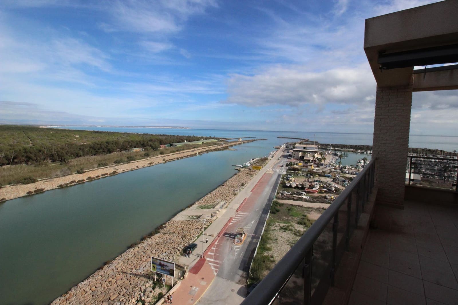 2 bedroom Apartment for sale in Guardamar del Segura with pool garage - € 270,000 (Ref: 9863462)