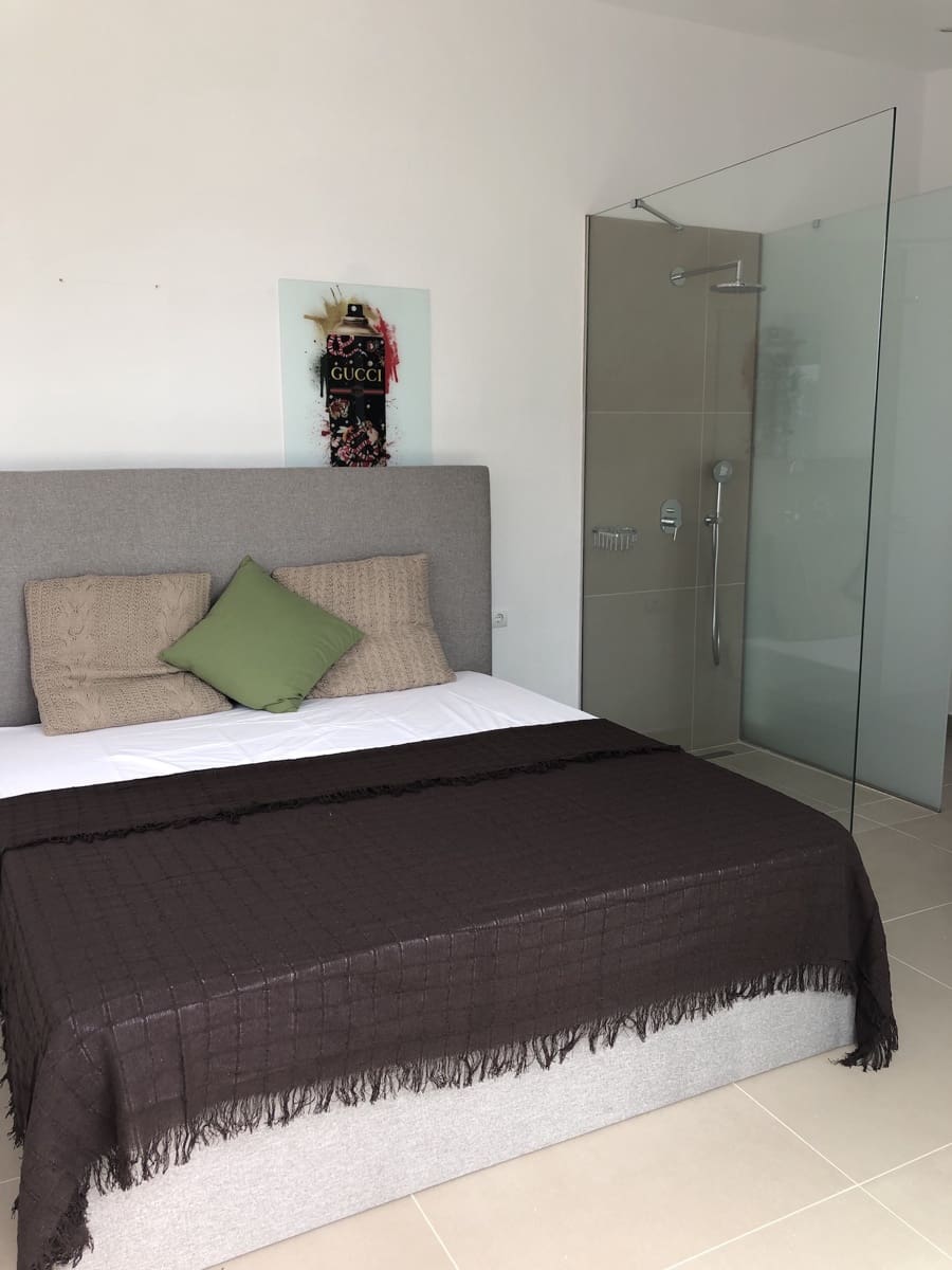 4 bedroom Villa for sale in Cala Moli with pool - € 3,720,000 (Ref: 6609266)