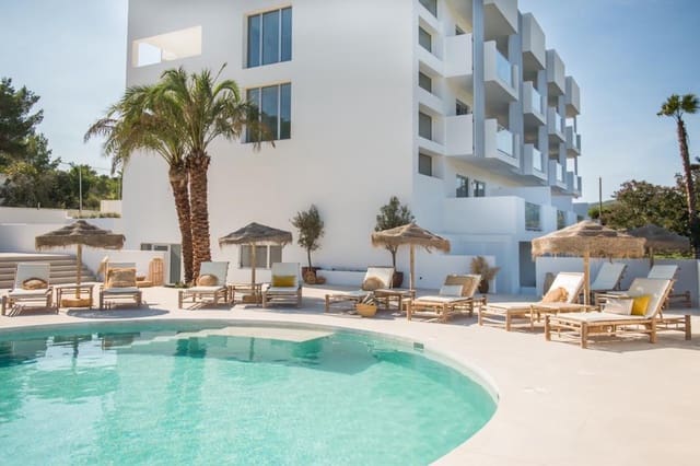 1 sypialnia Apartament na sprzedaż w Cala Llonga, Santa Eulalia / Santa Eularia z basenem - 435 000 € (Ref: 7250624)