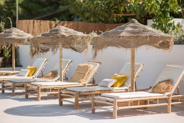 1 sypialnia Apartament na sprzedaż w Cala Llonga, Santa Eulalia / Santa Eularia z basenem - 435 000 € (Ref: 7250624)