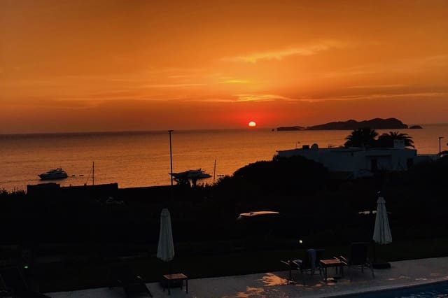 2 slaapkamer Appartement te koop in Cala Tarida, San Jose / Sant Josep de Sa Talaia met zwembad - € 735.000 (Ref: 9476266)