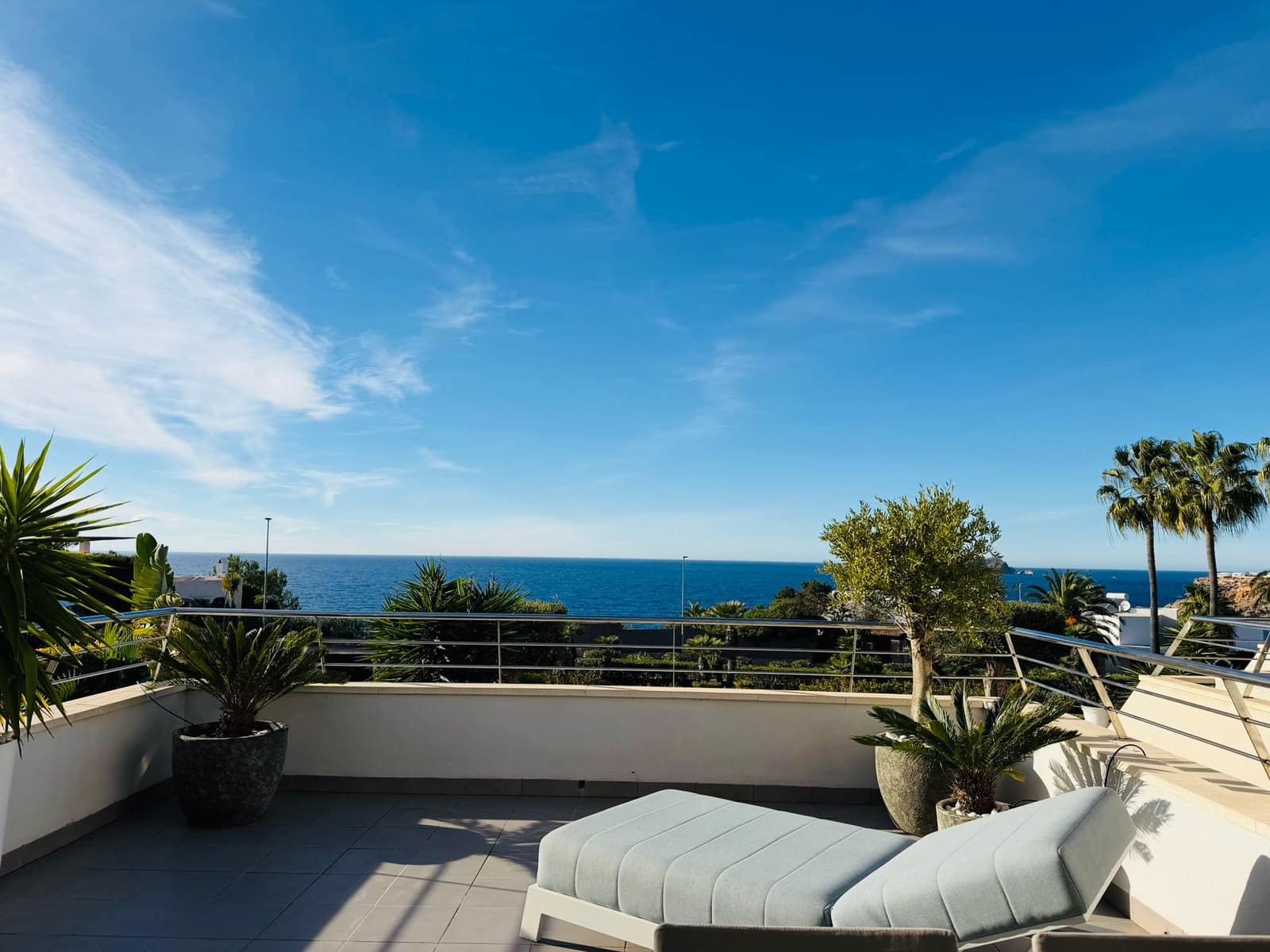 2 slaapkamer Appartement te koop in Cala Tarida met zwembad - € 735.000 (Ref: 9476266)