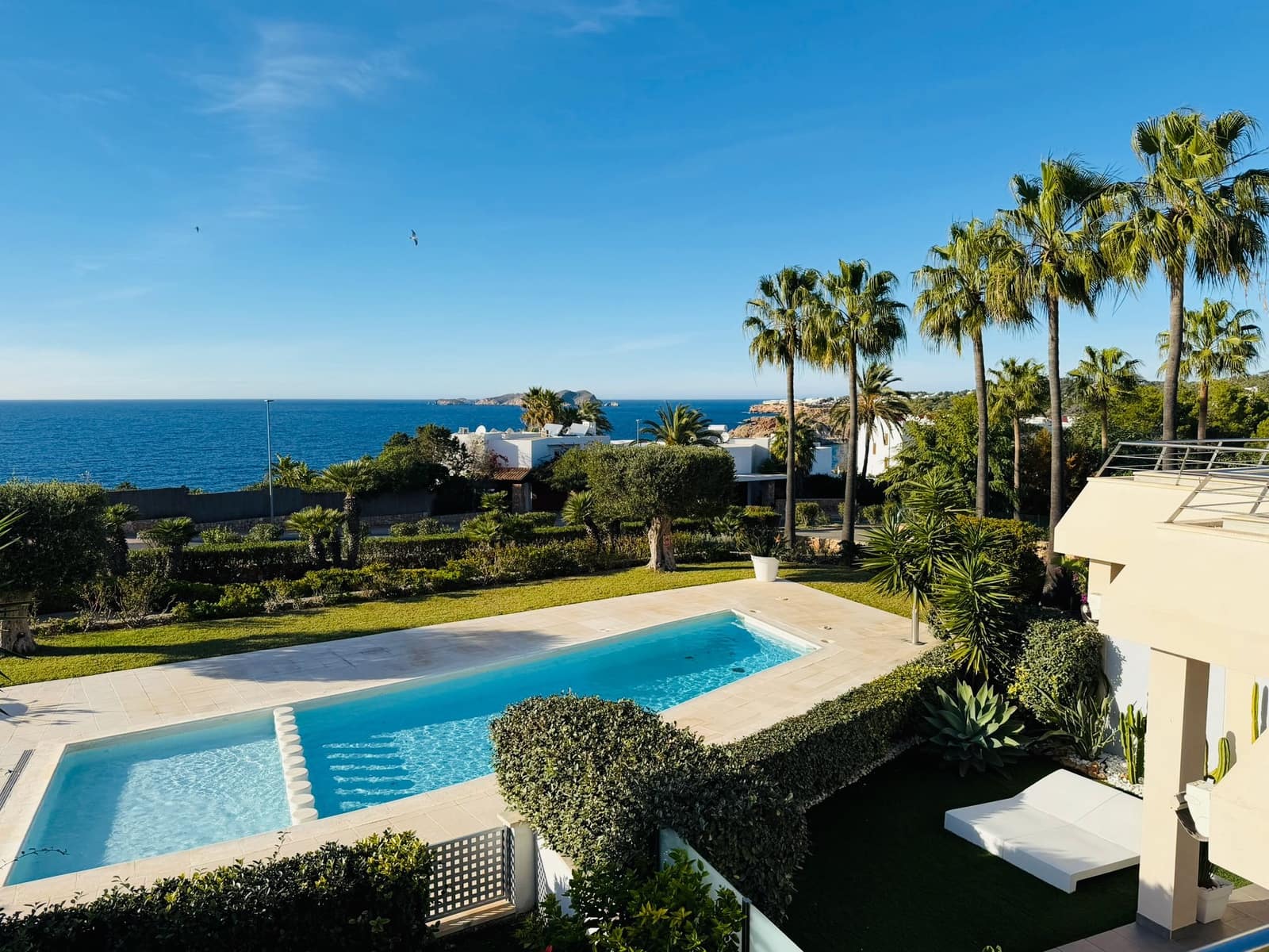 2 slaapkamer Appartement te koop in Cala Tarida met zwembad - € 735.000 (Ref: 9476266)