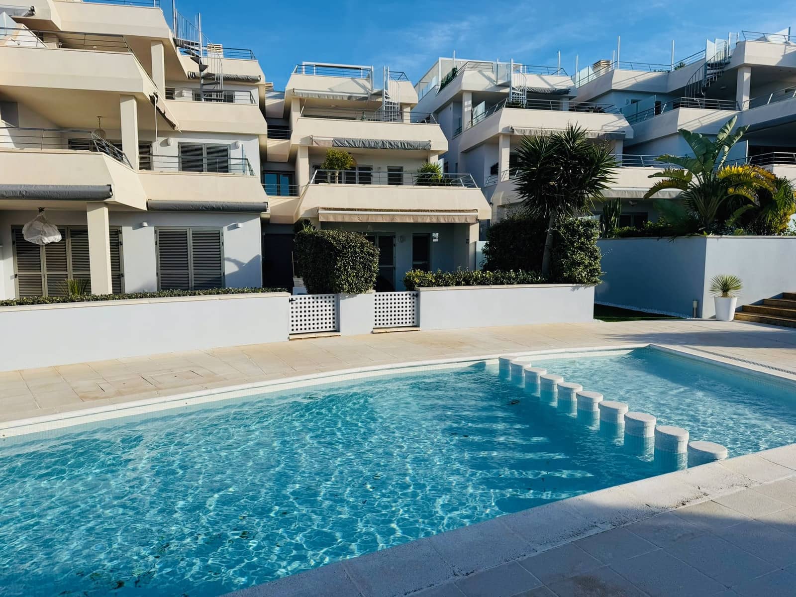 2 slaapkamer Appartement te koop in Cala Tarida met zwembad - € 735.000 (Ref: 9476266)