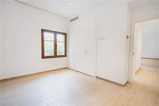 Piso de 2 habitaciones en Plaça dels Patins, Palma de Mallorca en alquiler - 1.500 € (Ref: 10004355)
