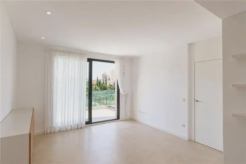 3 bedroom Flat for sale in Palma de Mallorca with pool garage - € 650,000 (Ref: 10029690)
