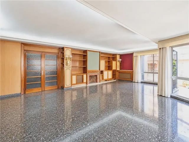 5 soveværelse Lejlighed til salg i Plaça dels Patins, Palma de Mallorca - € 795.000 (Ref: 10073061)